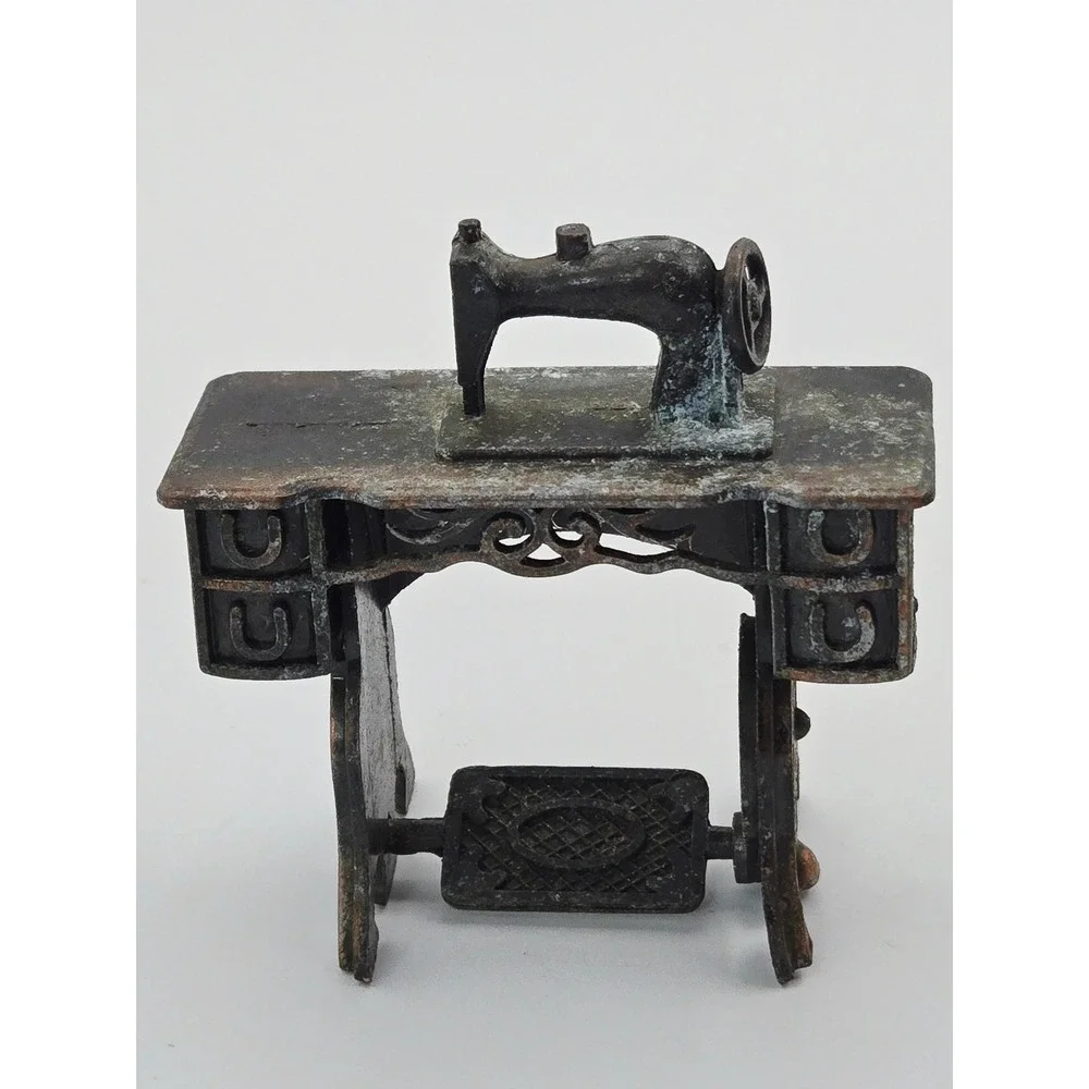 Vintage Durham Industries Diecast Miniature Dollhouse Furniture‎ 11 Piece Lot